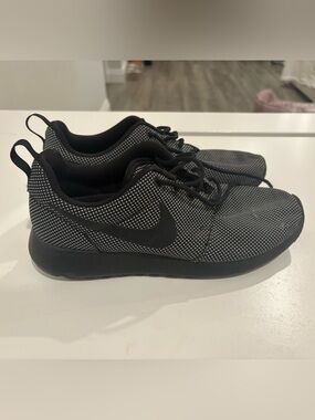 Nike Roshe - Black & Grey Speckled